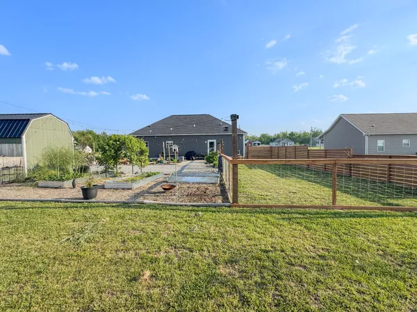 $329,900 | 1828 Old Highway 52, Lafayette, TN 37083