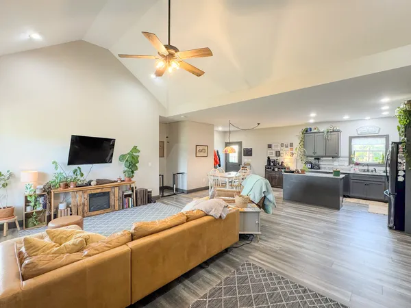 $329,900 | 1828 Old Highway 52, Lafayette, TN 37083