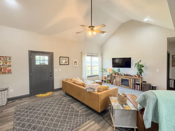$329,900 | 1828 Old Highway 52, Lafayette, TN 37083
