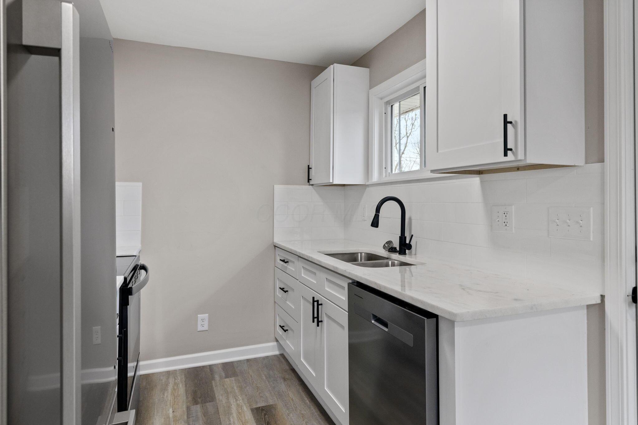 2100 Ferris Road Columbus, OH 43224 - Photo 6 of 19 2025-12-18 2100 Ferris Rd 019