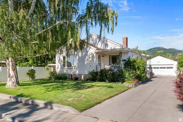 397 South 425 West Bountiful, UT 84010 - Photo 1 of 44