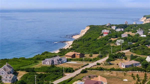 $3,800,000 | 1035 Mohegan Trail, Block Island, RI 02807