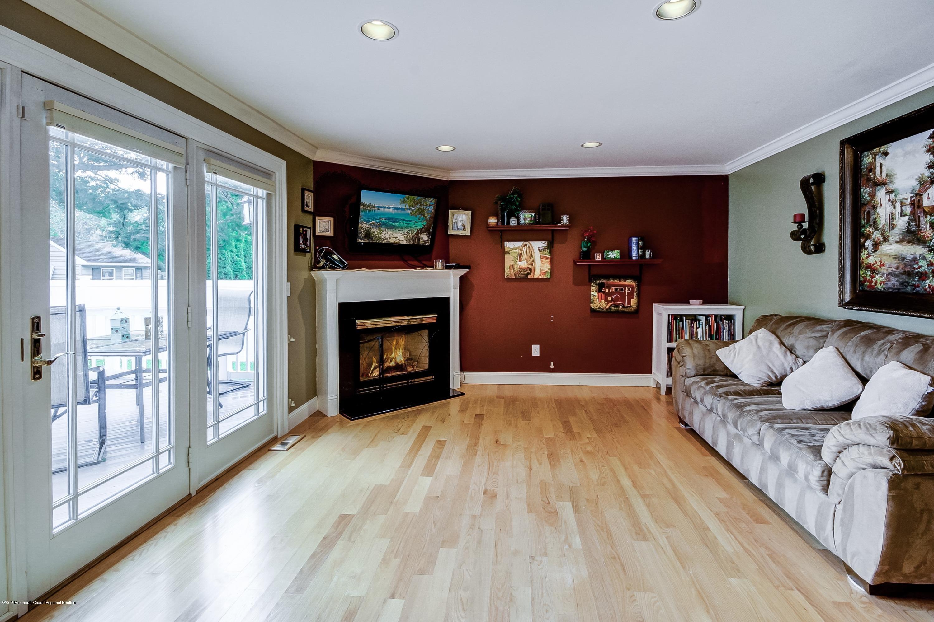 1 Roma Court Lincroft, NJ 07738 - Photo 6 of 35 Living Room