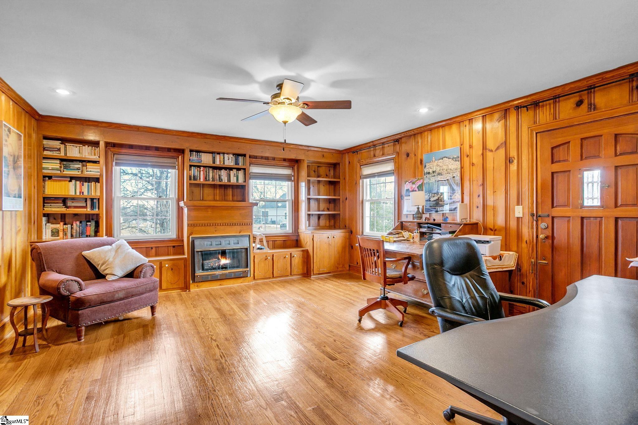 303 North Avenue Greer, SC 29650 - Photo 13 of 50