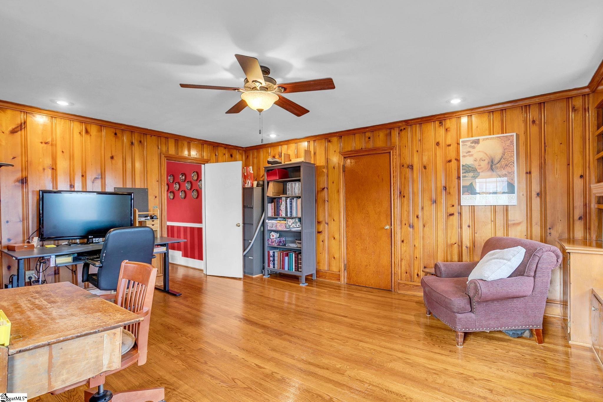 303 North Avenue Greer, SC 29650 - Photo 14 of 50