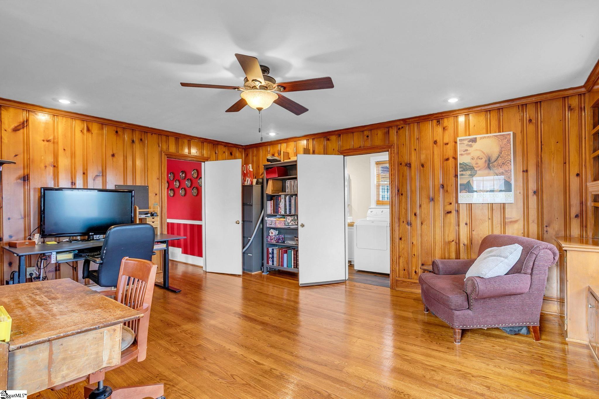 303 North Avenue Greer, SC 29650 - Photo 15 of 50