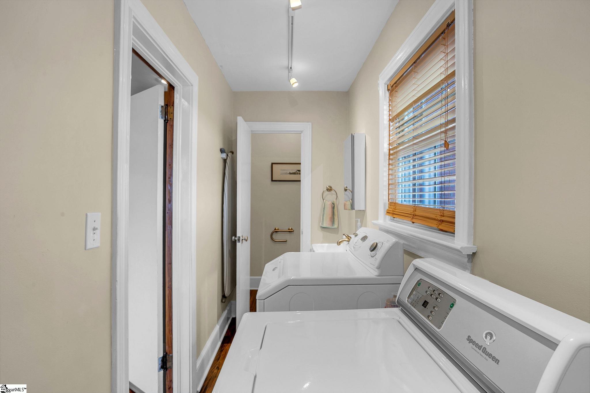 303 North Avenue Greer, SC 29650 - Photo 16 of 50