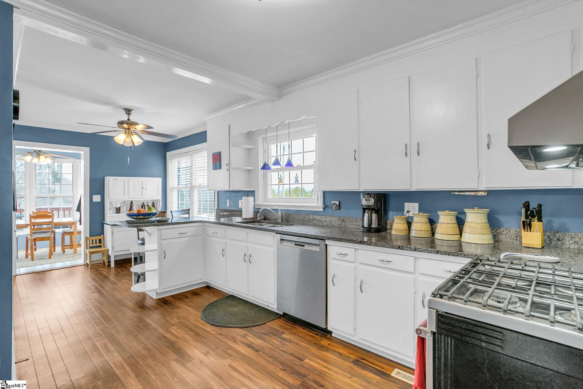 303 North Avenue Greer, SC 29650 - Photo 19 of 50