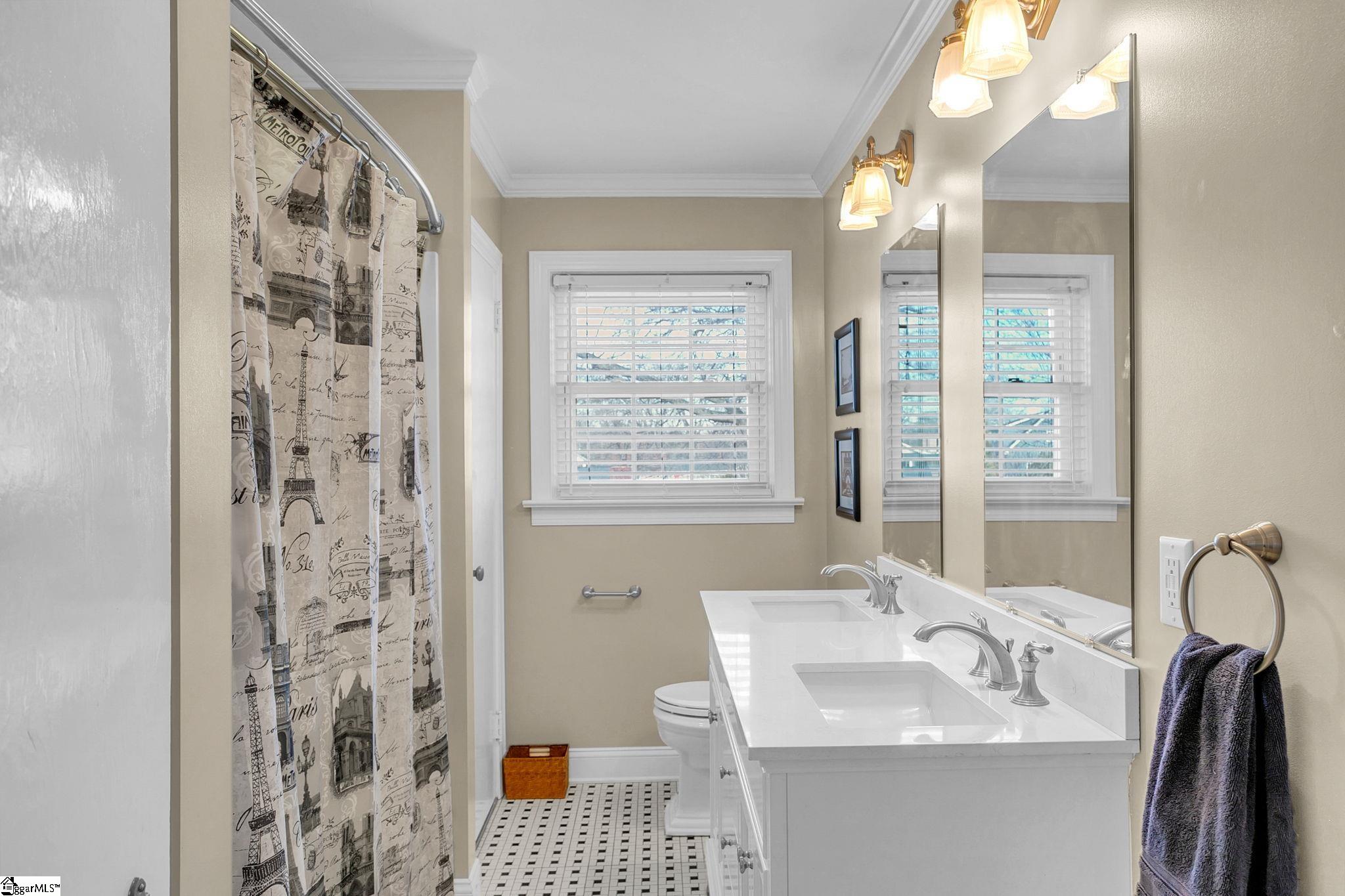303 North Avenue Greer, SC 29650 - Photo 28 of 50