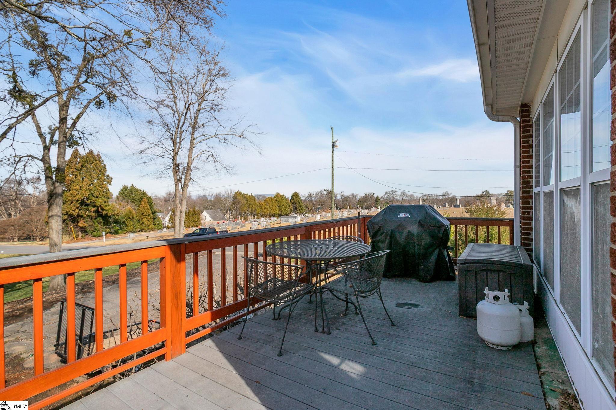 303 North Avenue Greer, SC 29650 - Photo 40 of 50