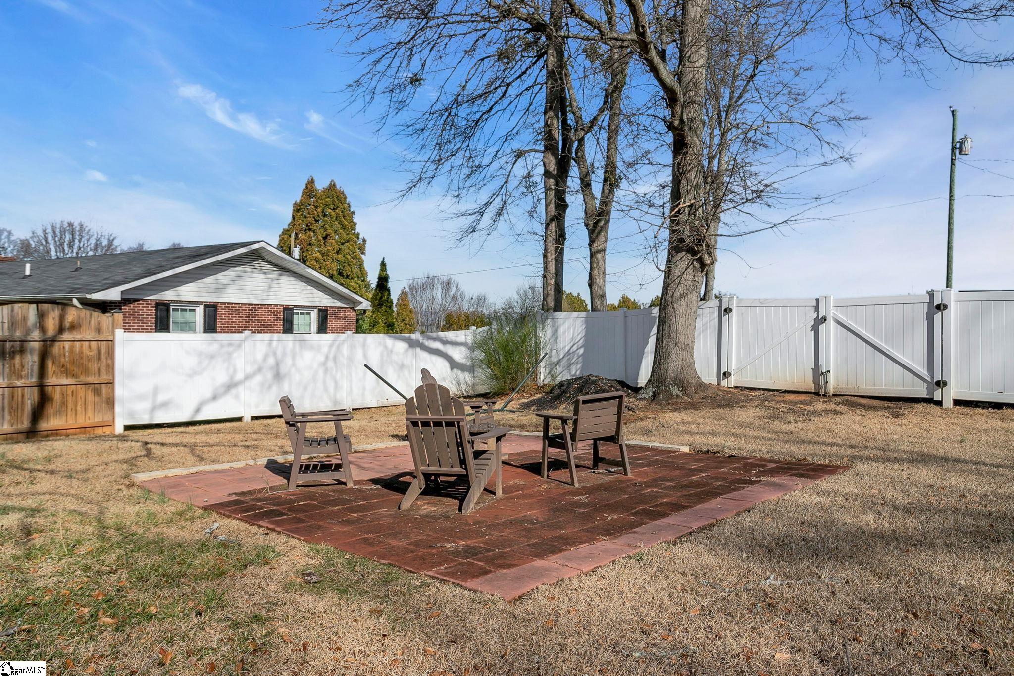 303 North Avenue Greer, SC 29650 - Photo 45 of 50