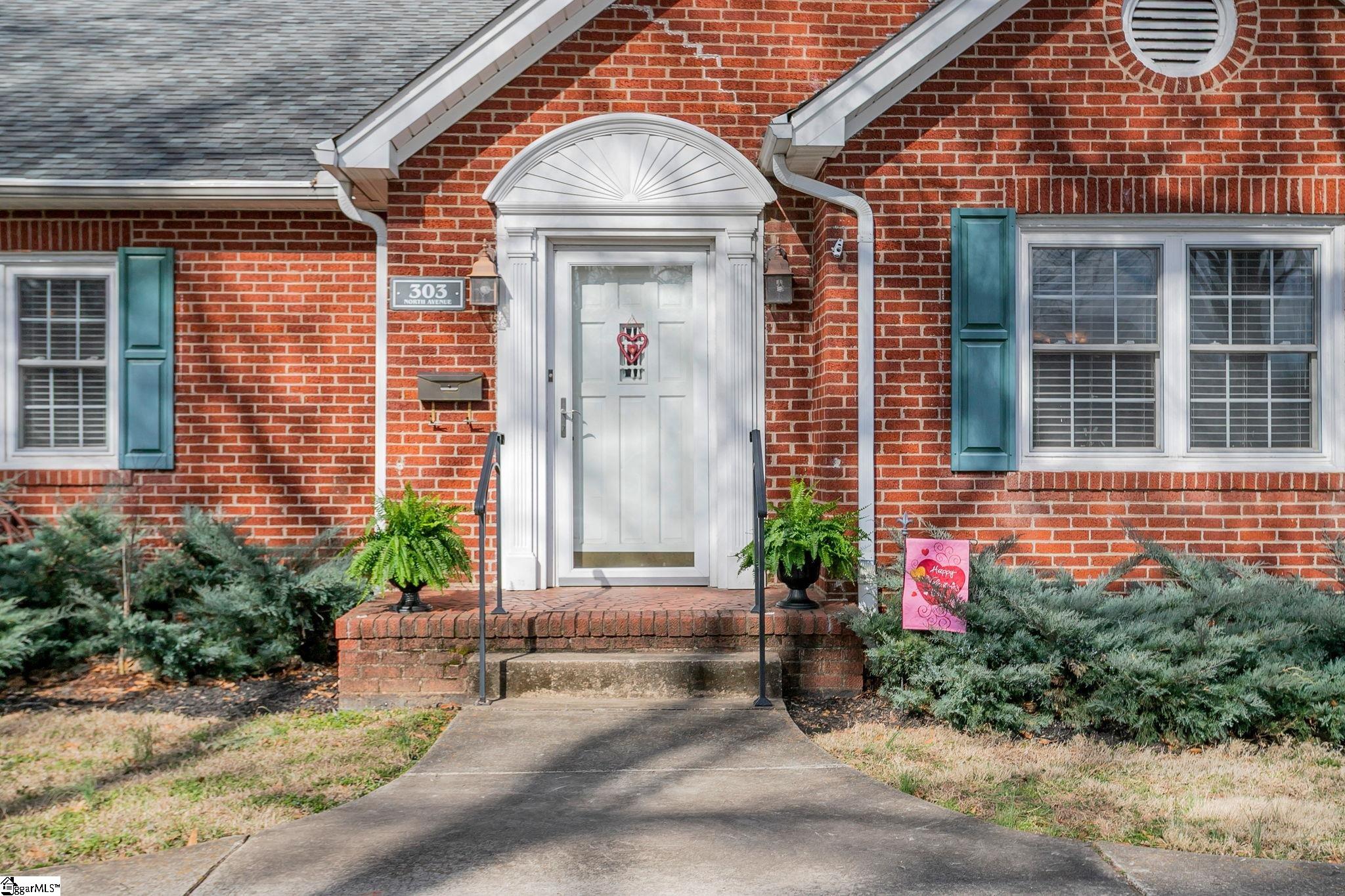 303 North Avenue Greer, SC 29650 - Photo 6 of 50