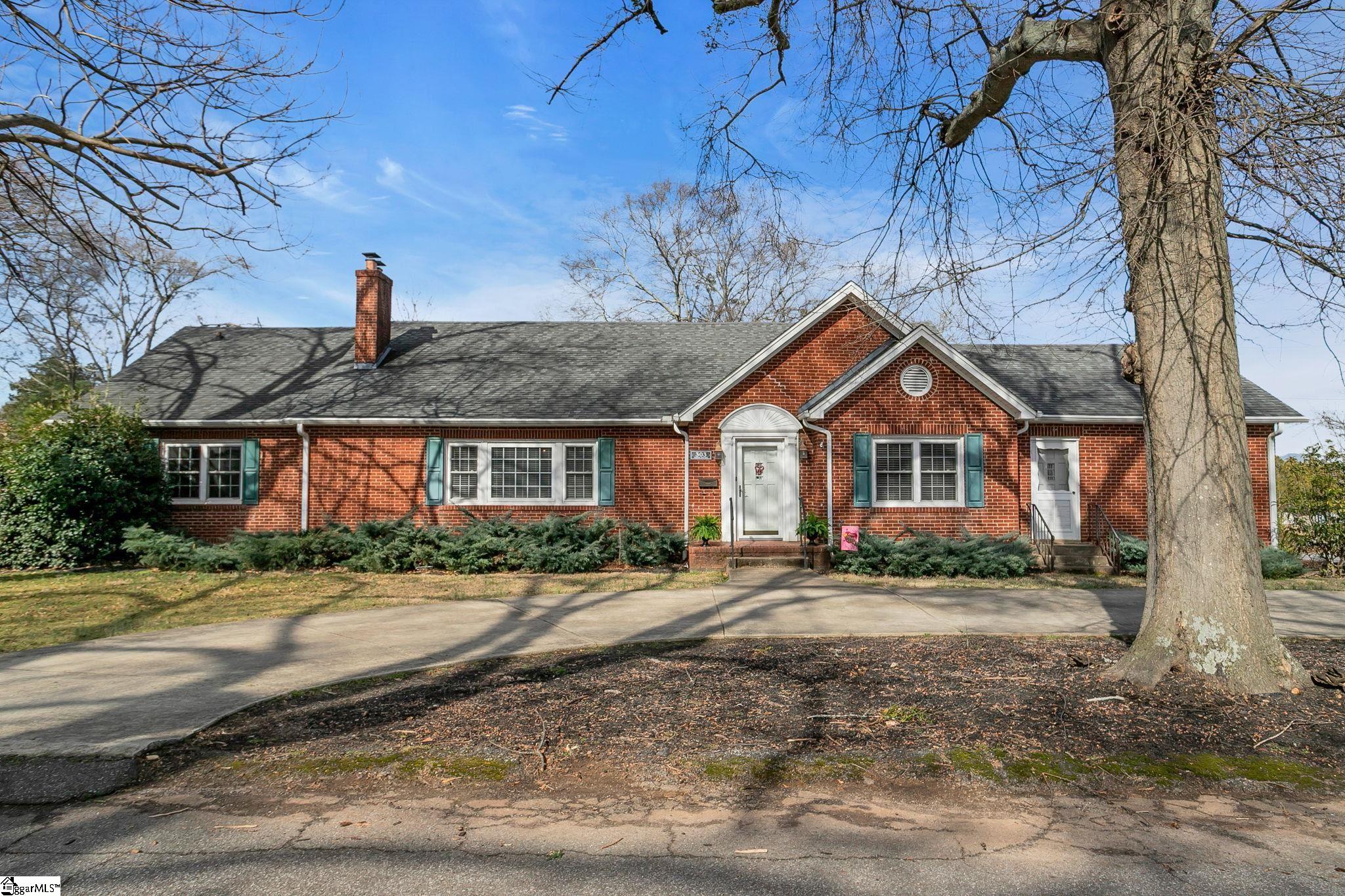 303 North Avenue Greer, SC 29650 - Photo 7 of 50
