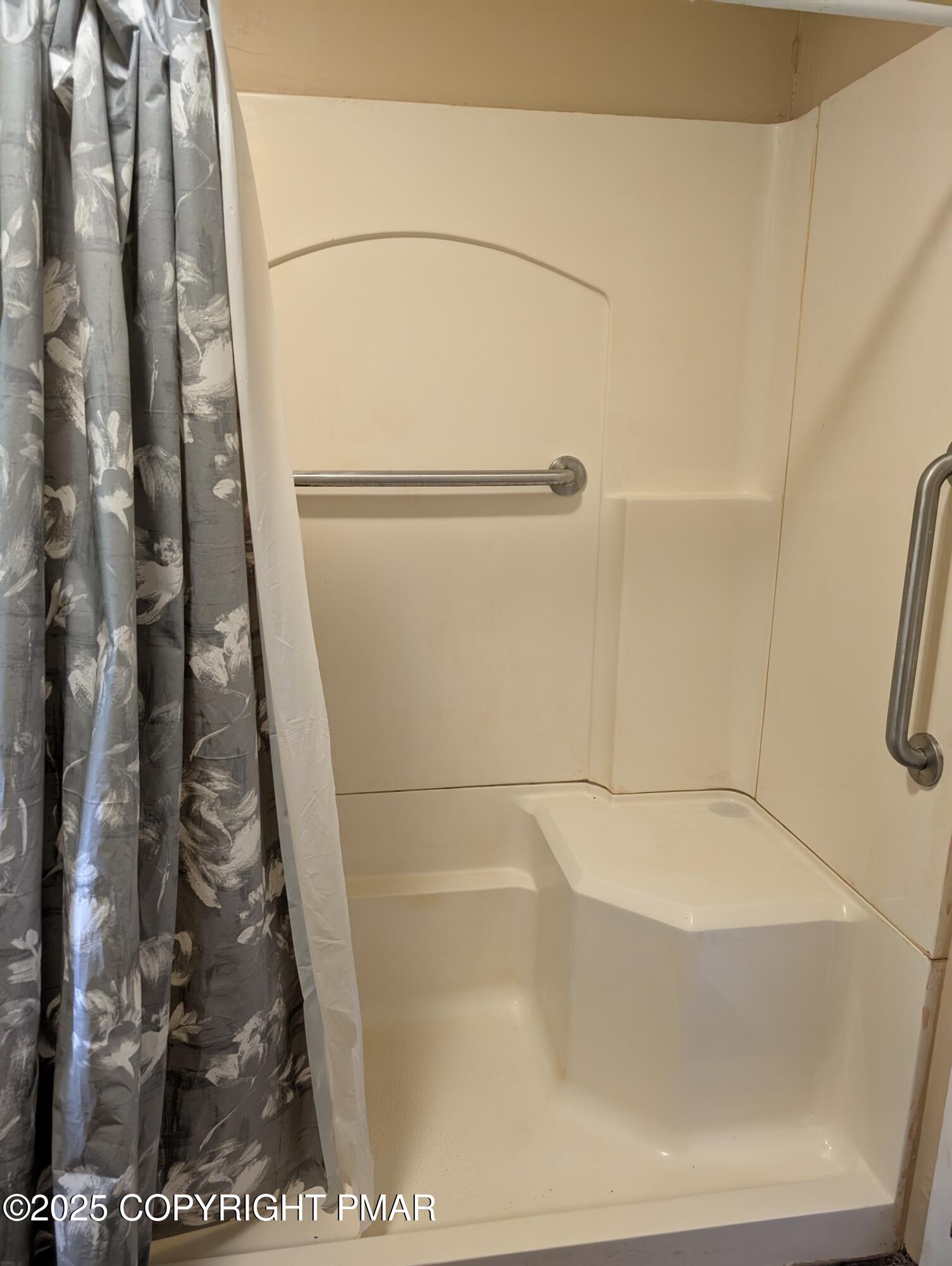 1209 Shadblow Road Pocono Summit, PA 18346 - Photo 11 of 28 1000010619