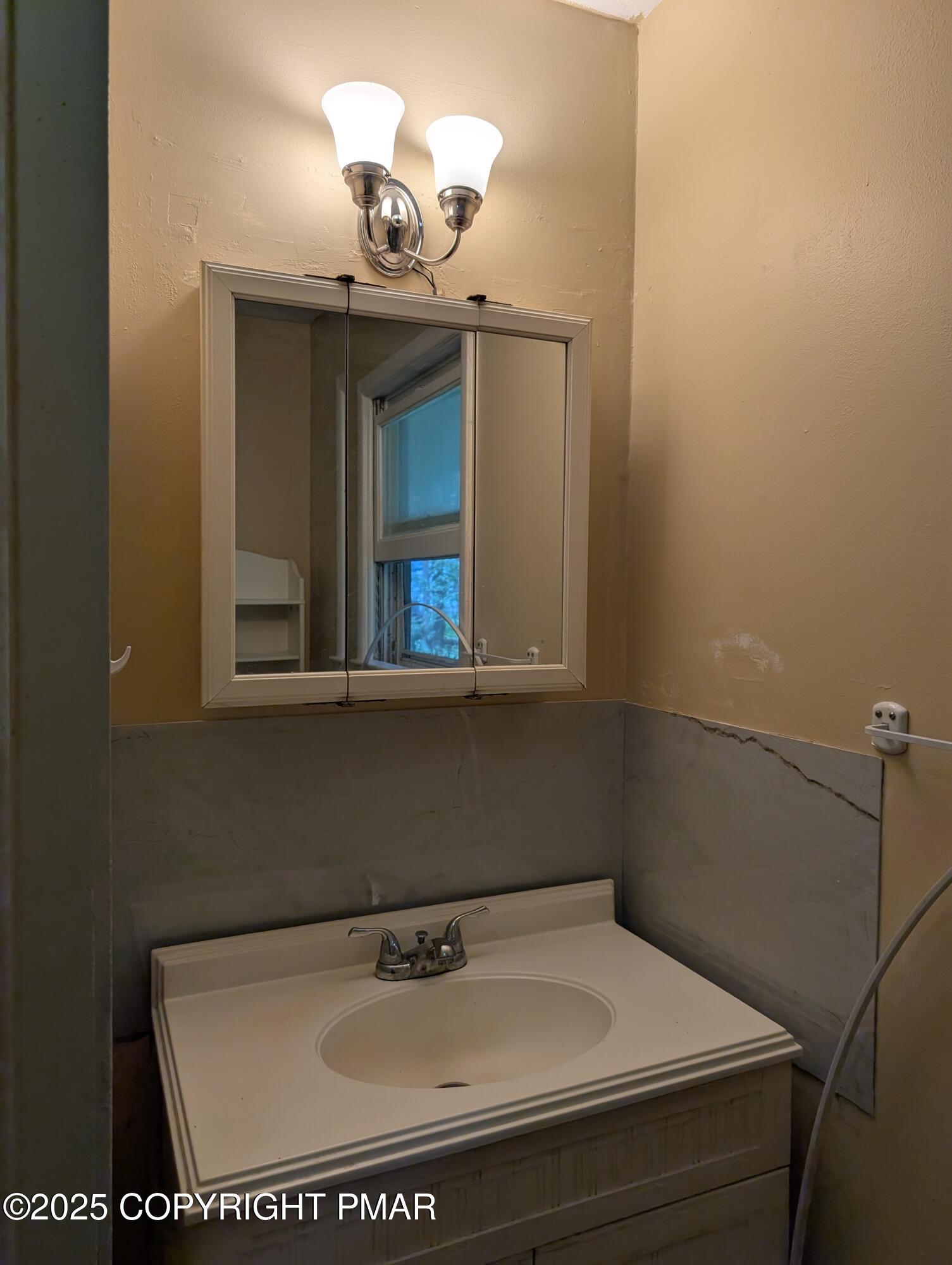 1209 Shadblow Road Pocono Summit, PA 18346 - Photo 12 of 28 1000010620