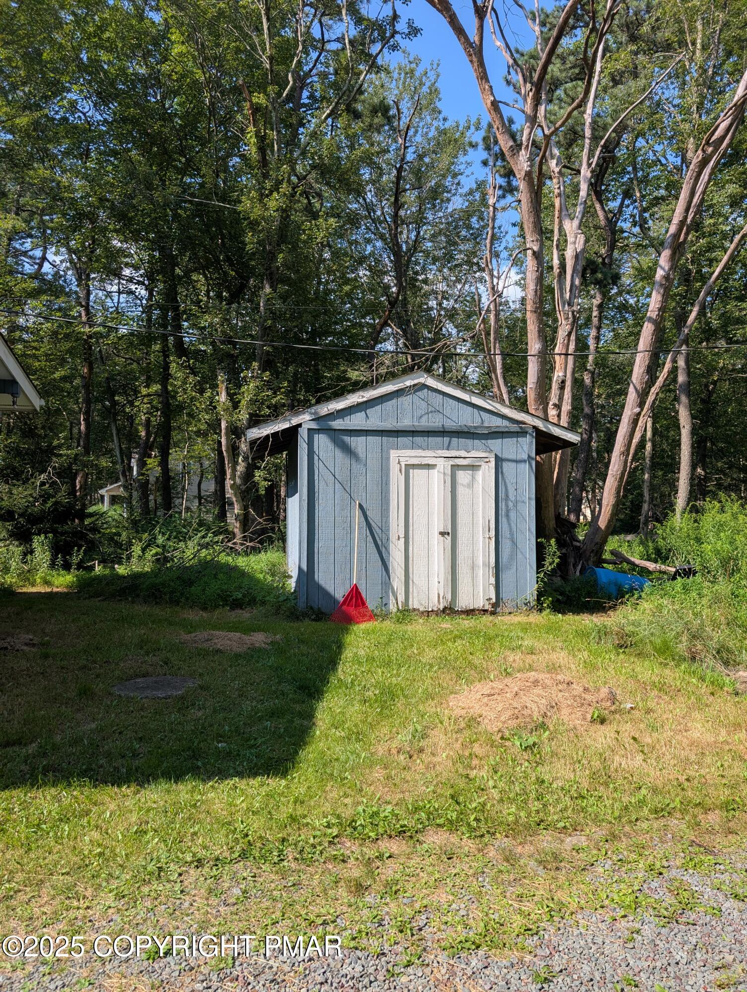 1209 Shadblow Road Pocono Summit, PA 18346 - Photo 16 of 28 1000010685