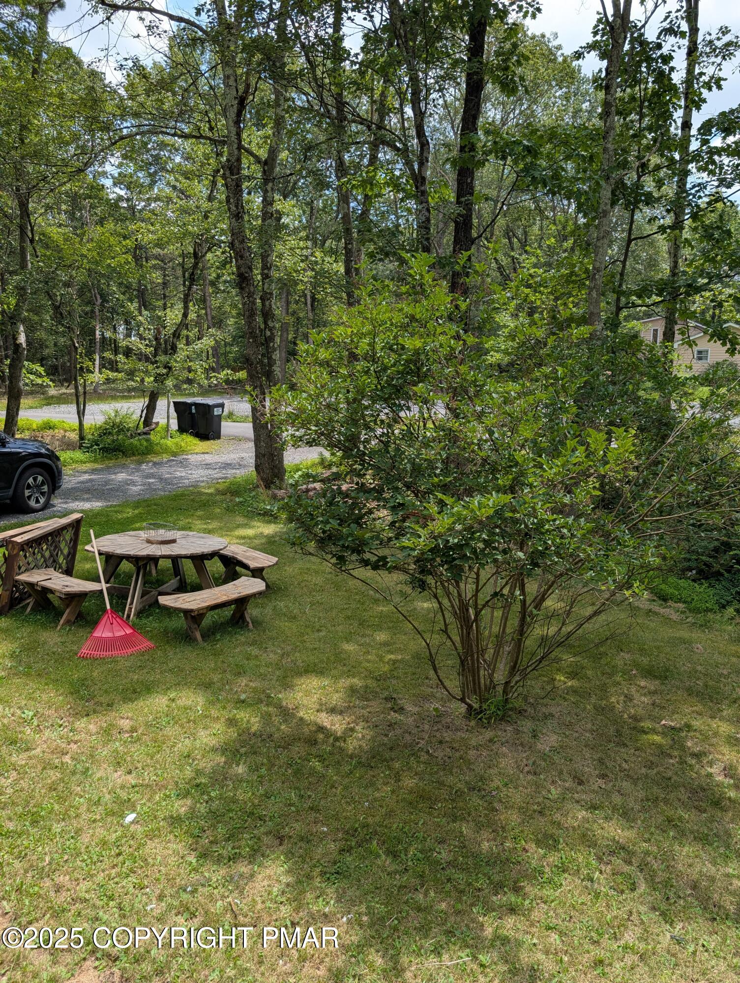 1209 Shadblow Road Pocono Summit, PA 18346 - Photo 19 of 28 1000010649