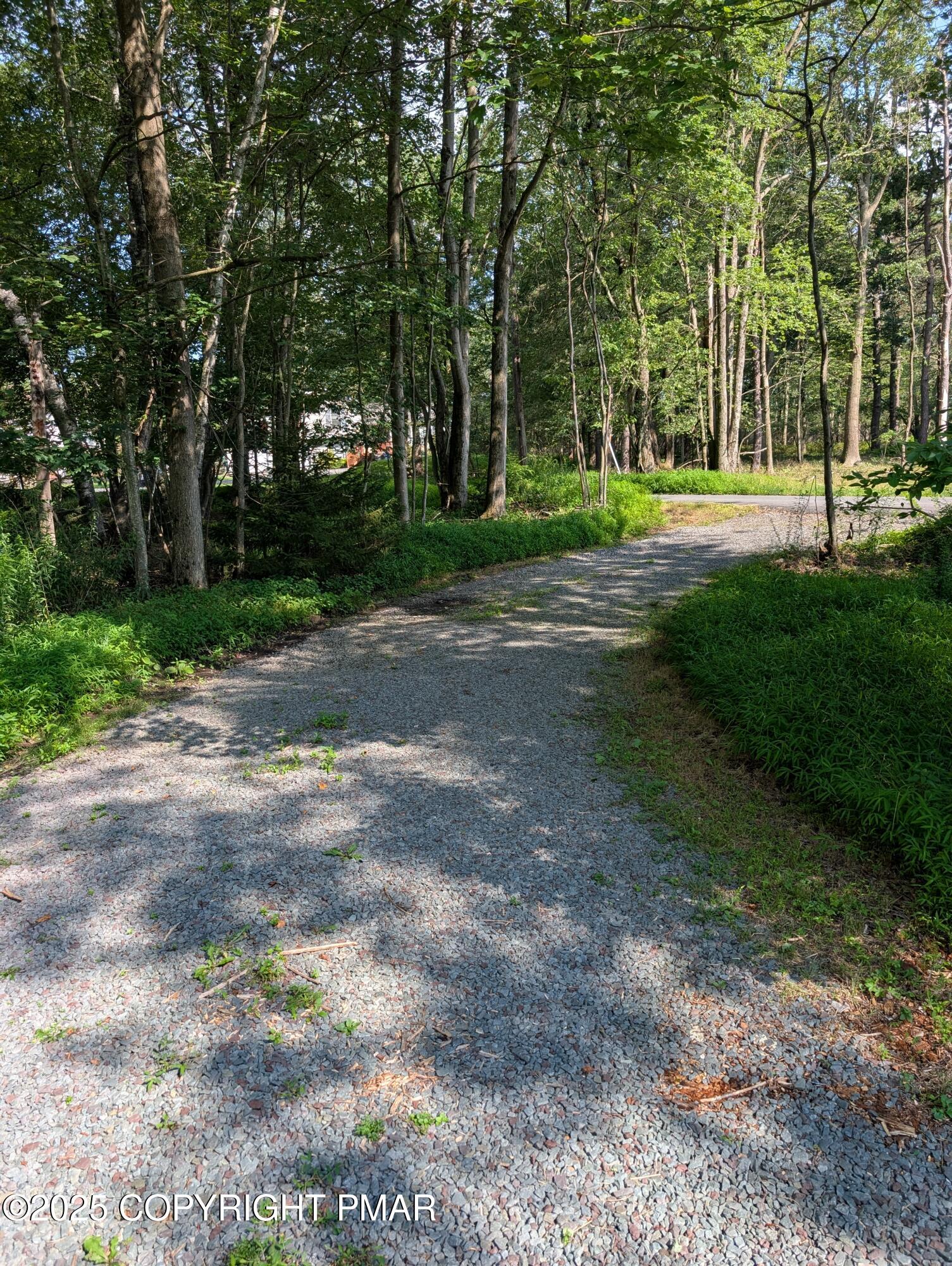 1209 Shadblow Road Pocono Summit, PA 18346 - Photo 22 of 28 1000010686