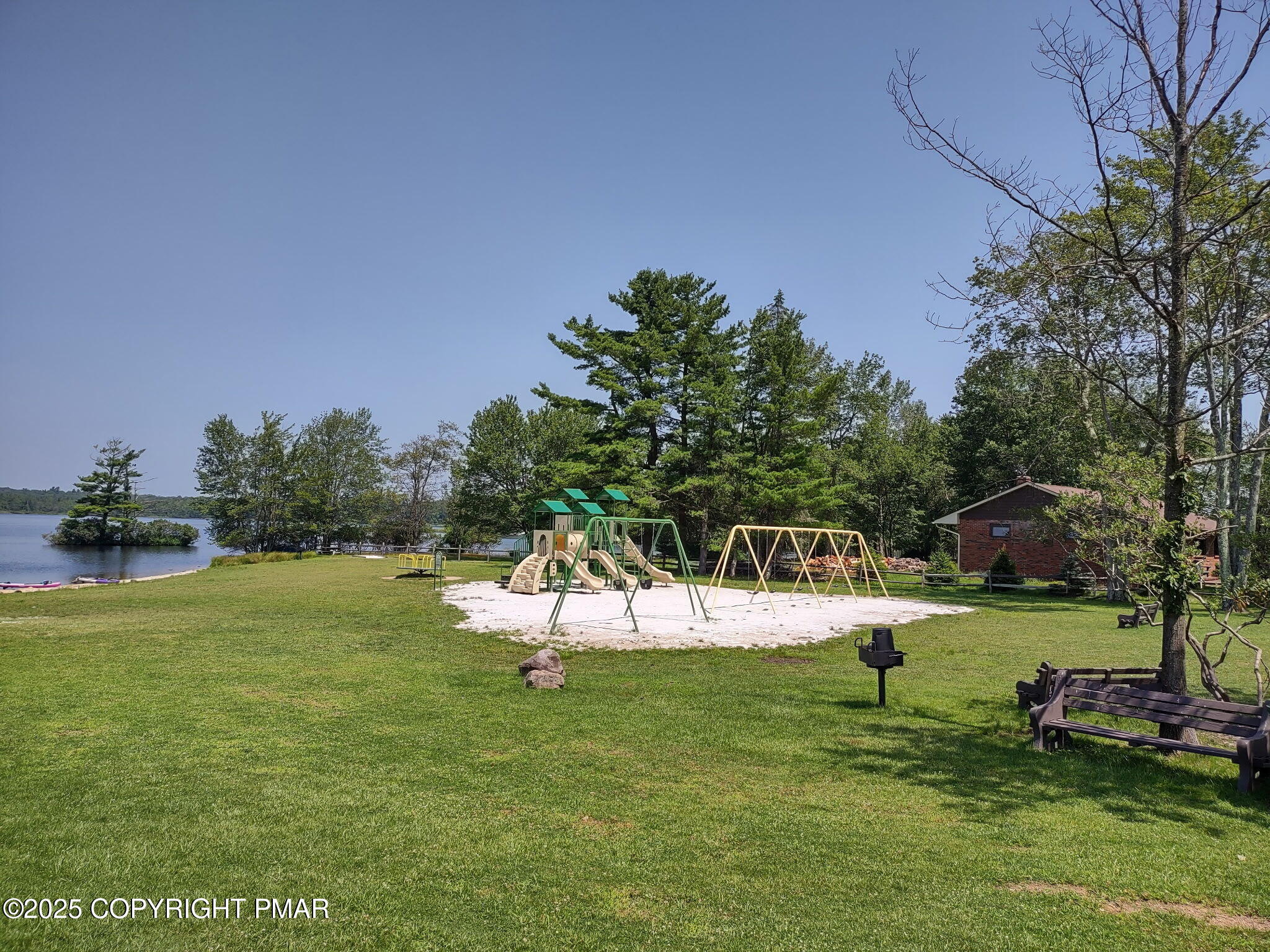 1209 Shadblow Road Pocono Summit, PA 18346 - Photo 27 of 28 1000010811