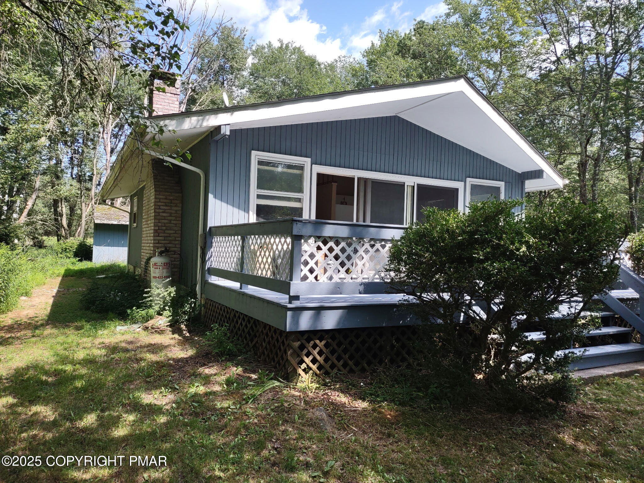 1209 Shadblow Road Pocono Summit, PA 18346 - Photo 4 of 28 8998854762411168565