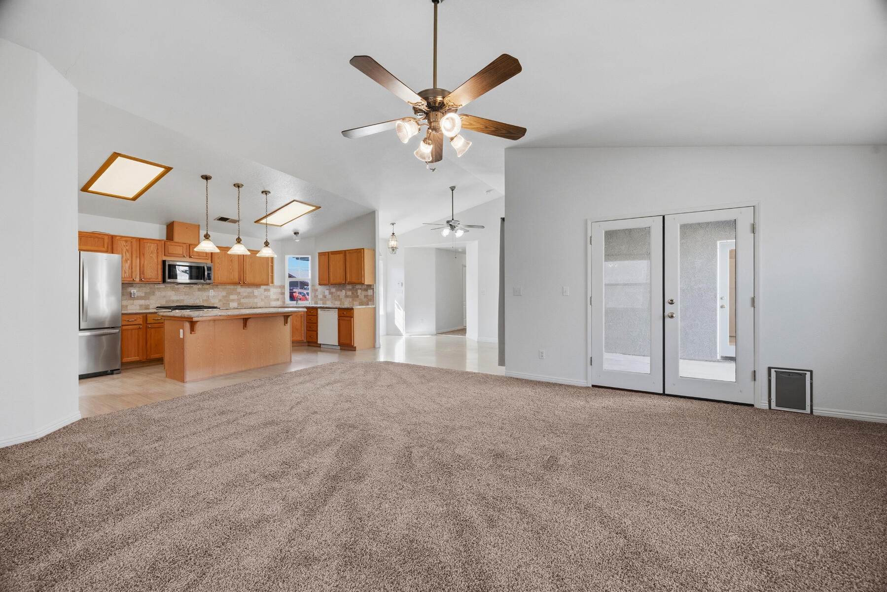 1752 Modoc Avenue Tulare, CA 93274 - Photo 11 of 45 11 - Livingroom (3)