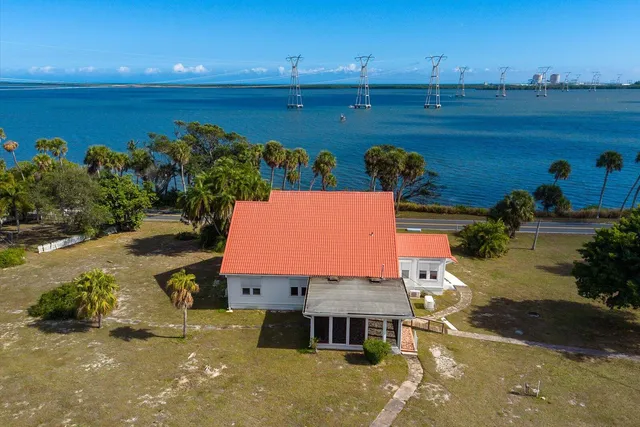 $1,600,000 | 7901 South Indian River Drive, Fort Pierce, FL 34982