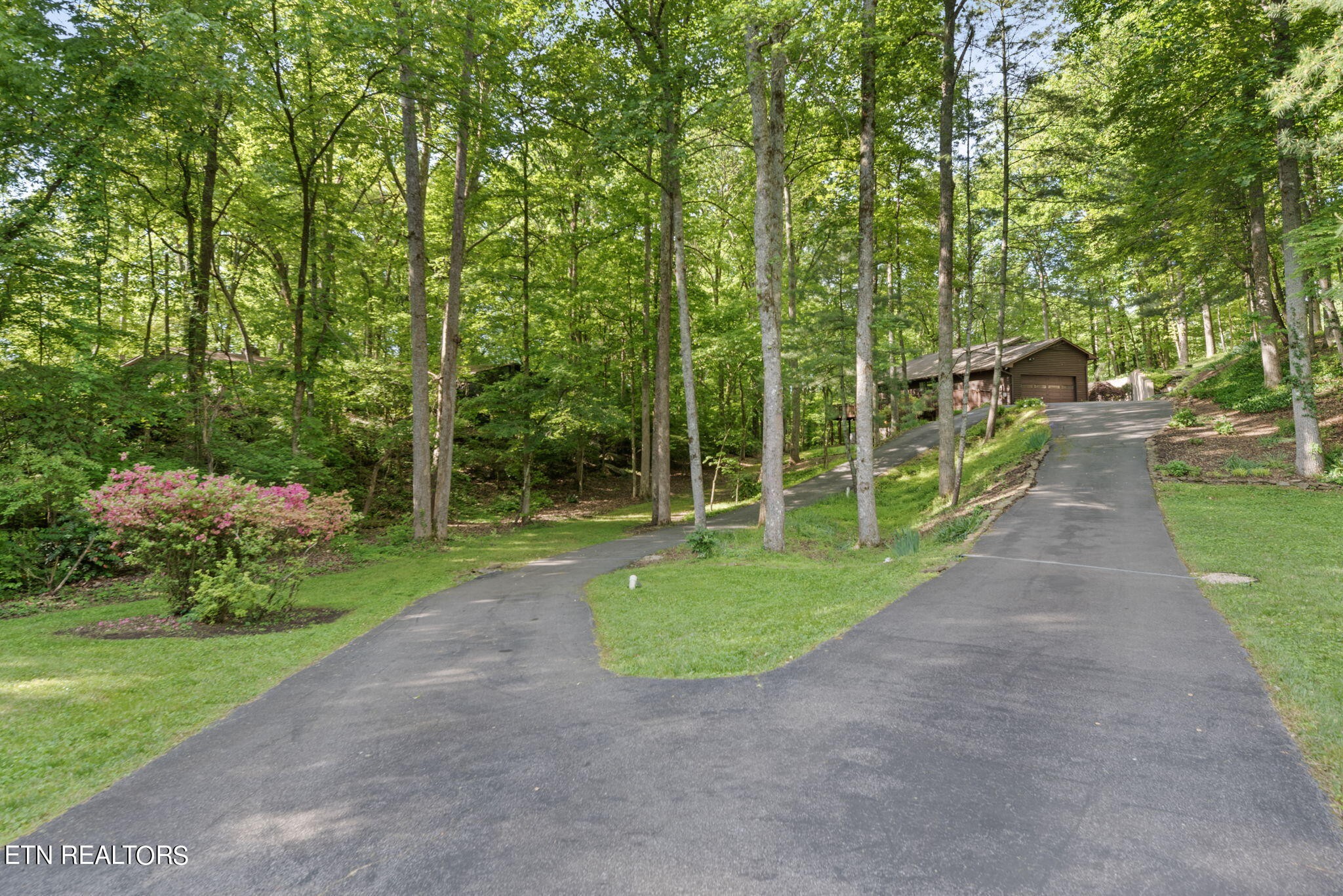 131 Amanda Drive Oak Ridge, TN 37830 - Photo 1 of 39 Gallery Image 1