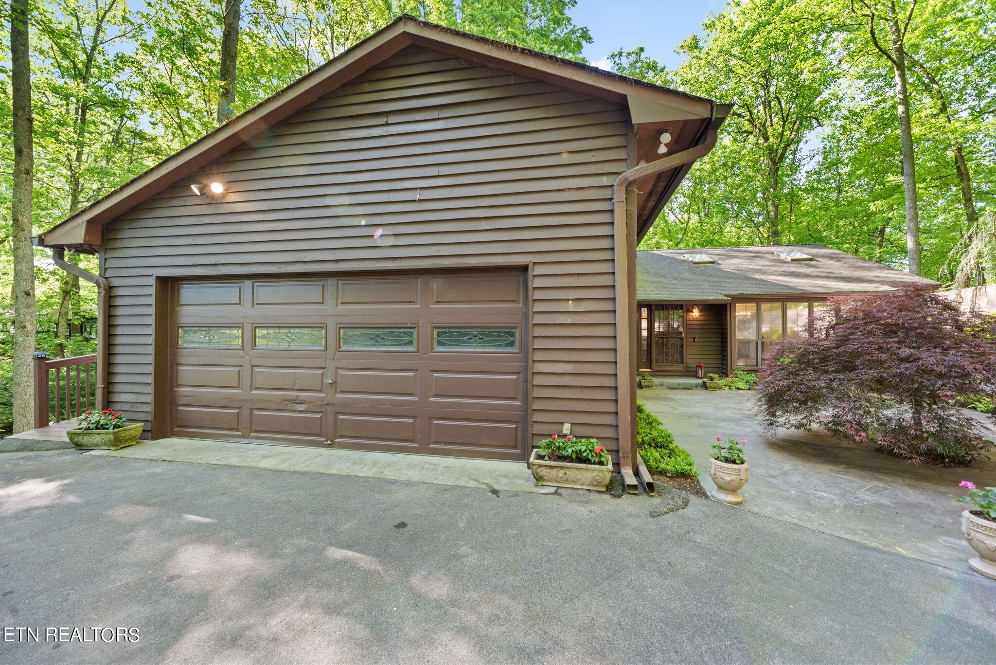 131 Amanda Drive Oak Ridge, TN 37830 - Photo 3 of 39 Gallery Image 3