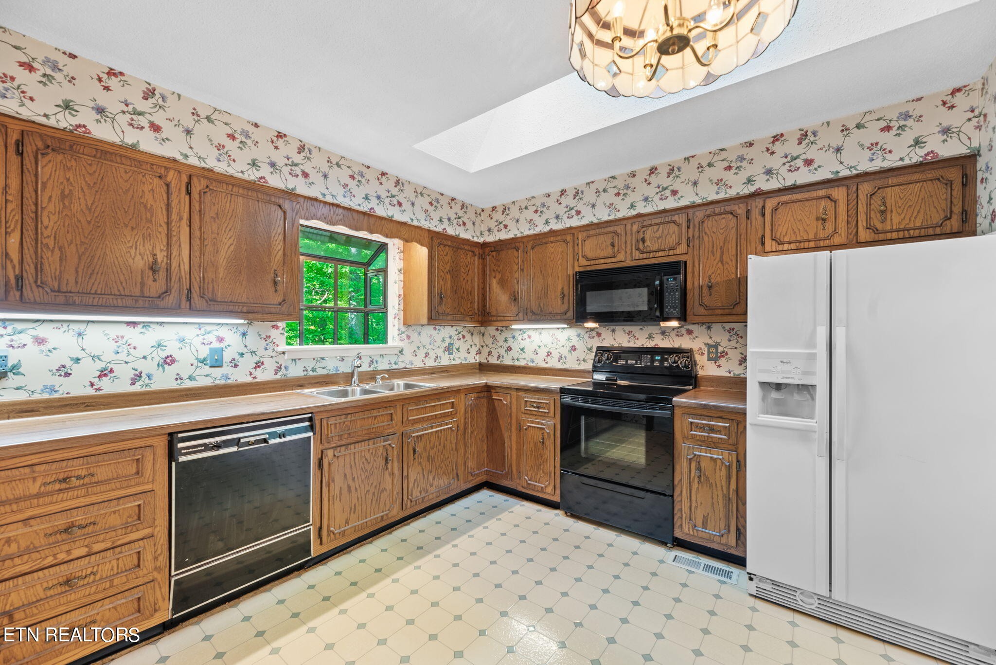 131 Amanda Drive Oak Ridge, TN 37830 - Photo 10 of 39 Gallery Image 10