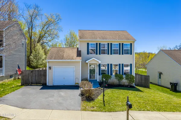 $349,900 | 6 Cobblestone Lane, Troy, NY 12180