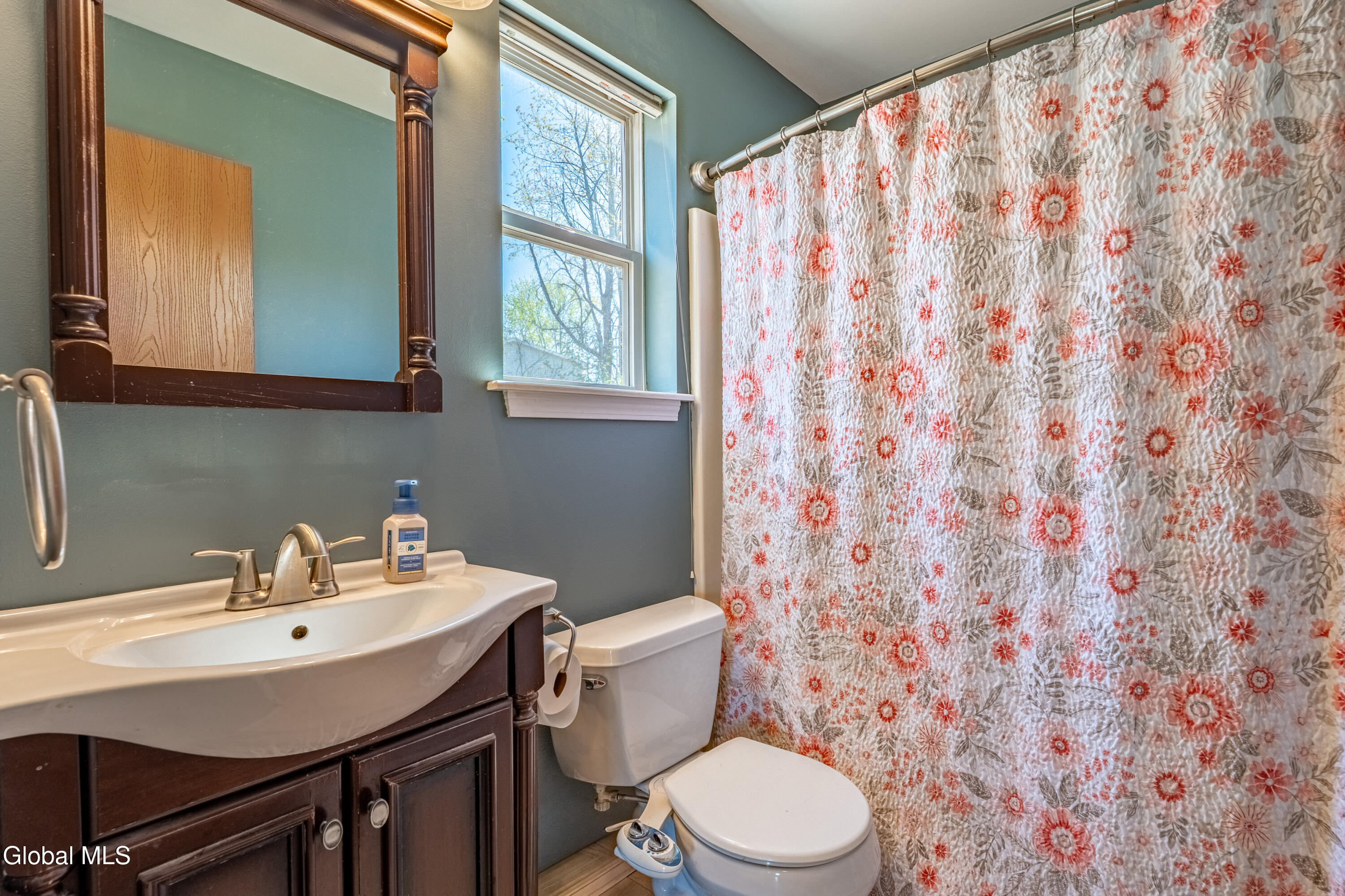 6 Cobblestone Lane Troy, NY 12180 - Photo 23 of 39 Bathroom 2