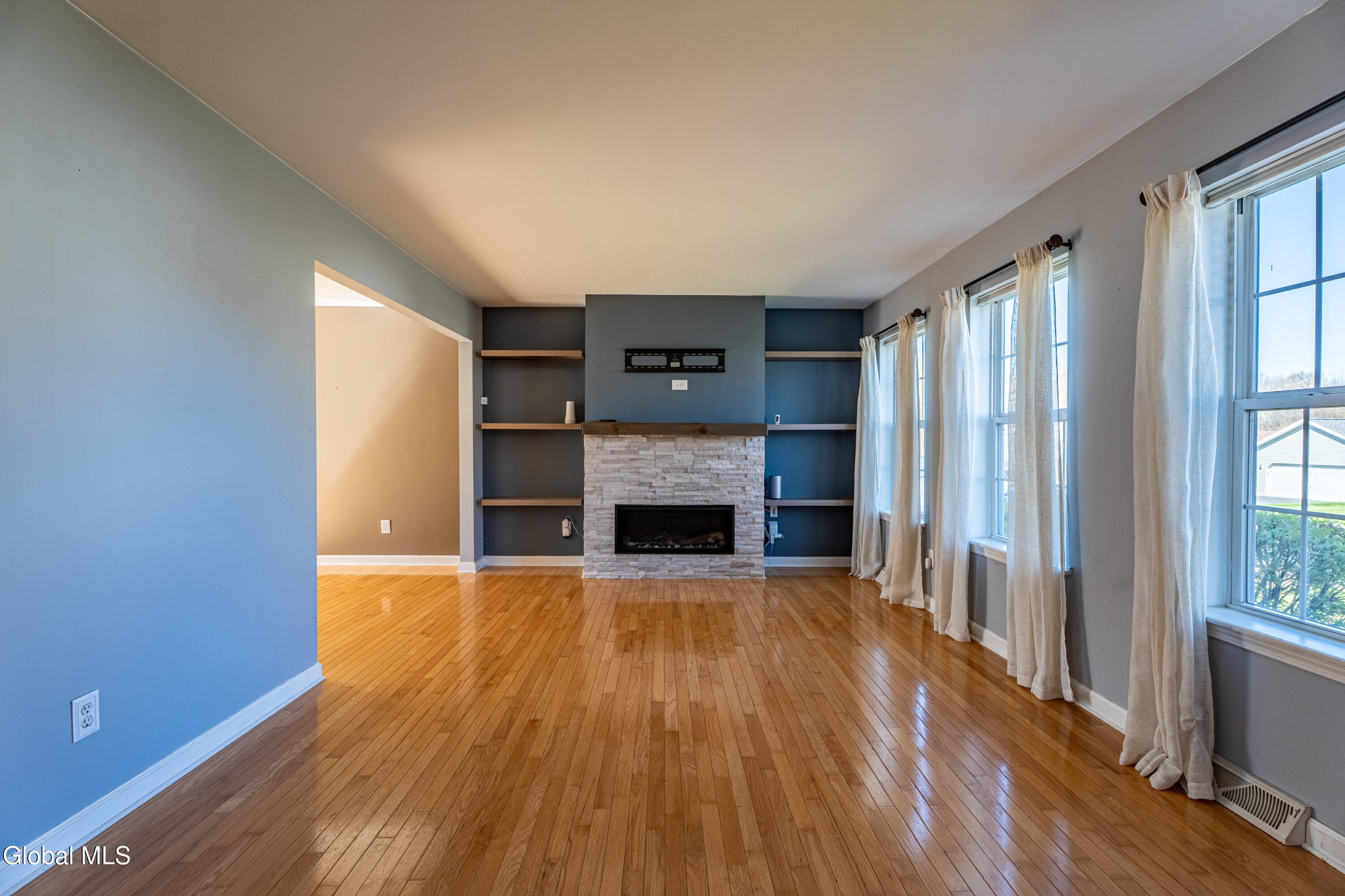 6 Cobblestone Lane Troy, NY 12180 - Photo 7 of 39 Living Room
