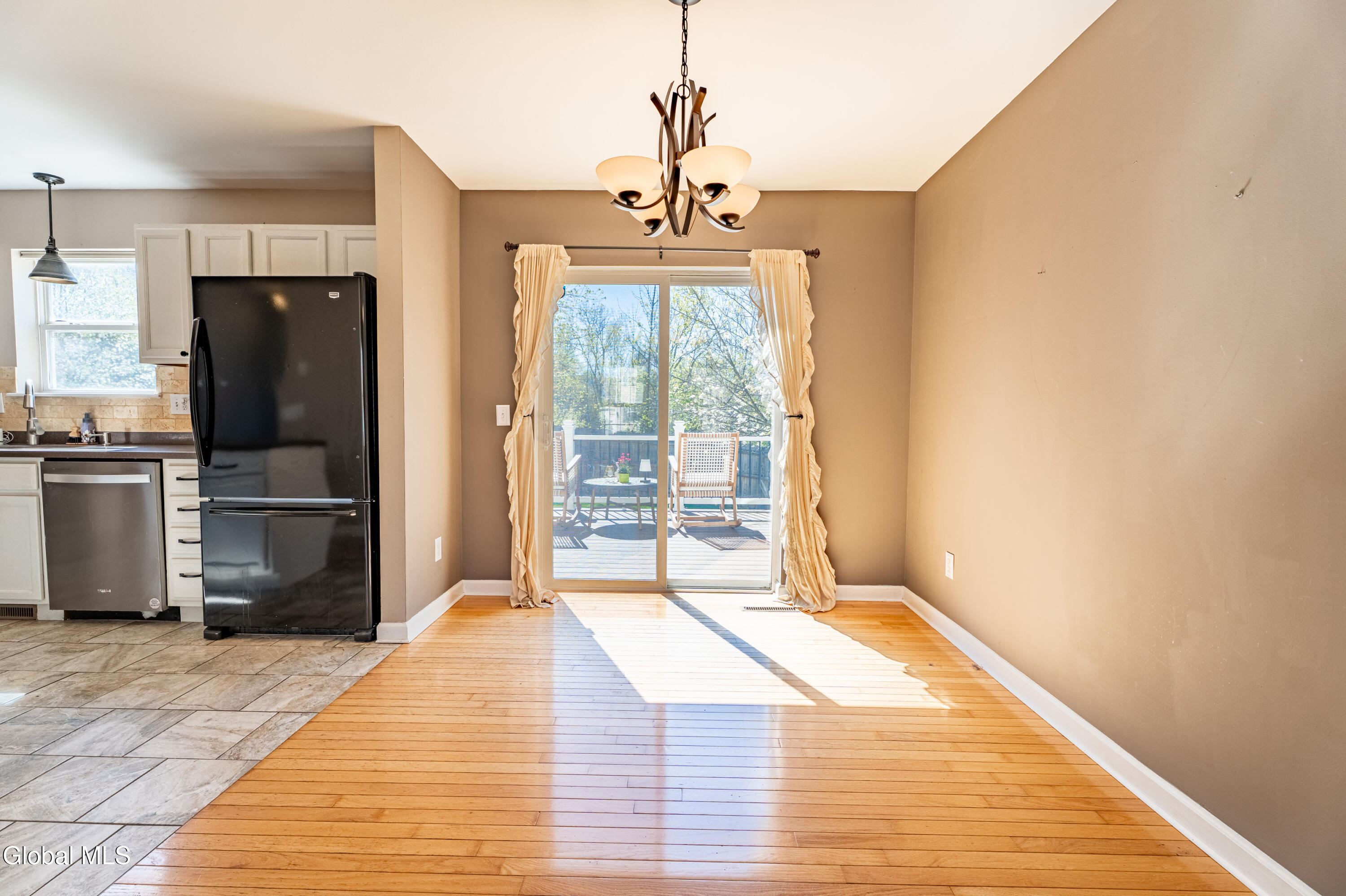6 Cobblestone Lane Troy, NY 12180 - Photo 10 of 39 Dining Room