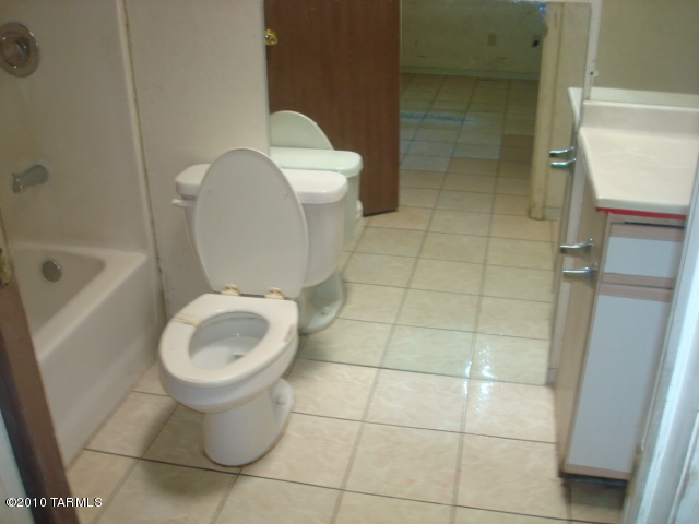371 East Corona Road Tucson, AZ 85756 - Photo 6 of 10 Gallery Image 6