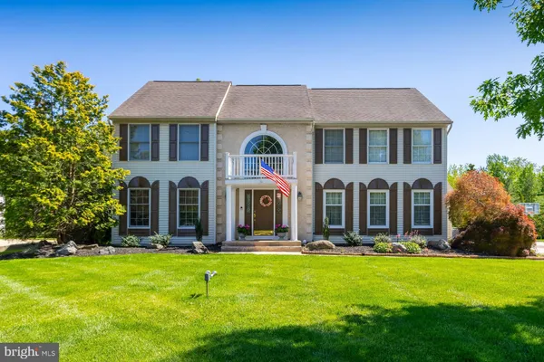 $777,000 | 12 Clearbrook Lane, Sewell, NJ 08080