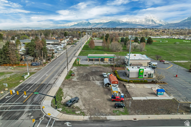 34 North Geneva Road Provo, UT 84601 - Photo 10 of 24 Paved road frontage with clear road markings and traffic signals