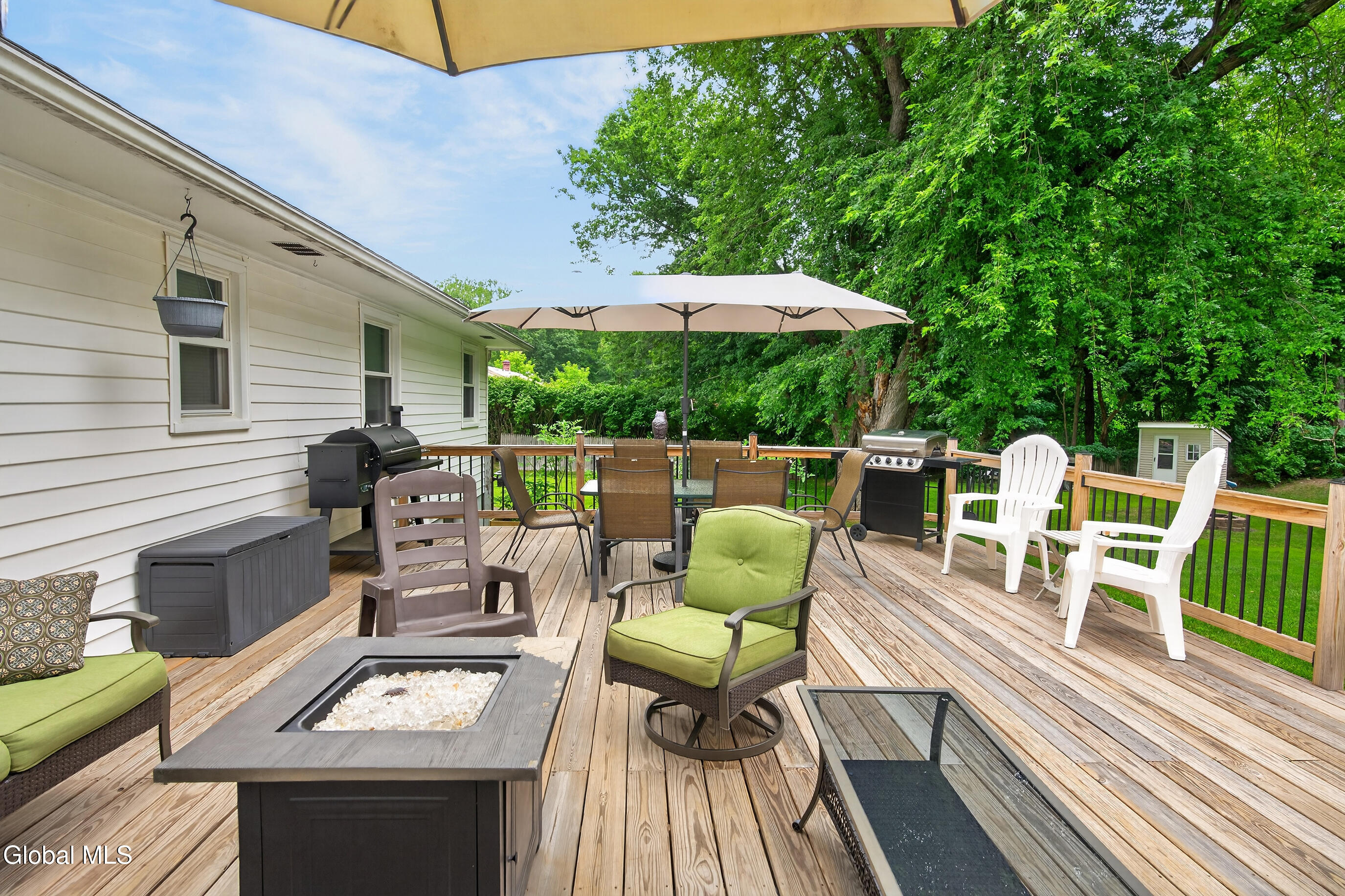 27 Asprion Road Bethlehem, NY 12077 - Photo 23 of 30 009-27-Asprion-Road-Glenmont-NY-12077