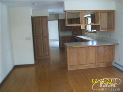 4554 Silver Lake Road Linden, MI 48451 - Photo 5 of 10 20252525-4.JPG