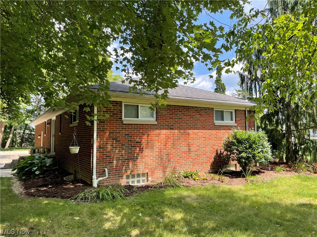 3268 Morewood Road Akron, OH 44333 - Photo 25 of 29 South elevation