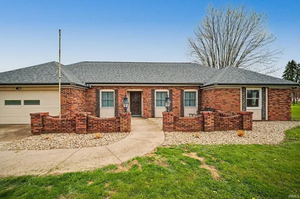 $215,000 | 1705 South Jackson Street, Marion, IN 46953