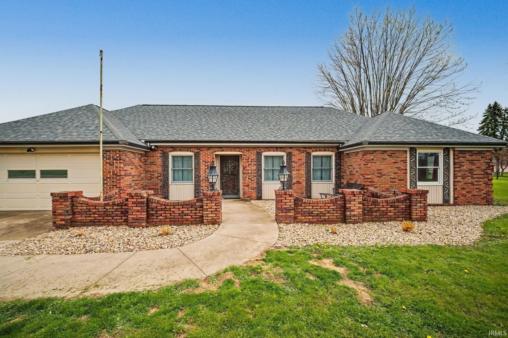 1705 South Jackson Street Marion, IN 46953 - Photo 1 of 32