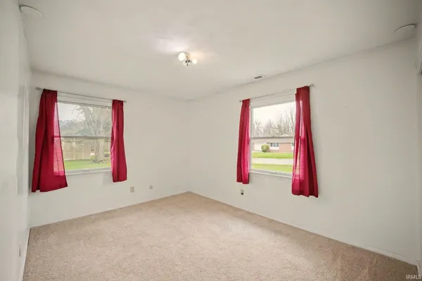 $205,000 | 1705 South Jackson Street, Marion, IN 46953