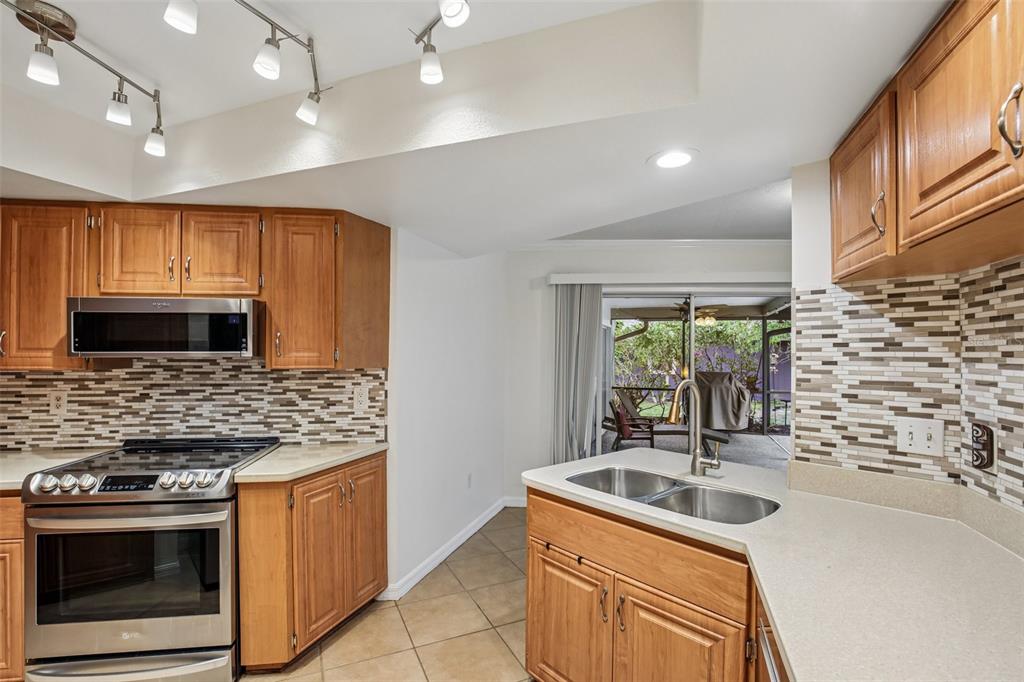 4541 Charing Cross Road Sarasota, FL 34241 - Photo 14 of 40 Gallery Image 14