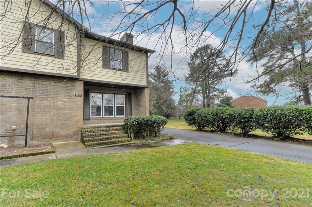 7215 Swans Run Road Charlotte, NC 28226 - Photo 2 of 26 Gallery Image 2