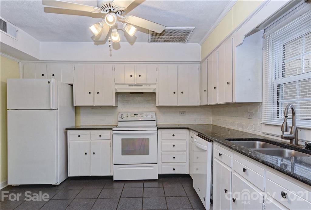 7215 Swans Run Road Charlotte, NC 28226 - Photo 14 of 26 Gallery Image 14