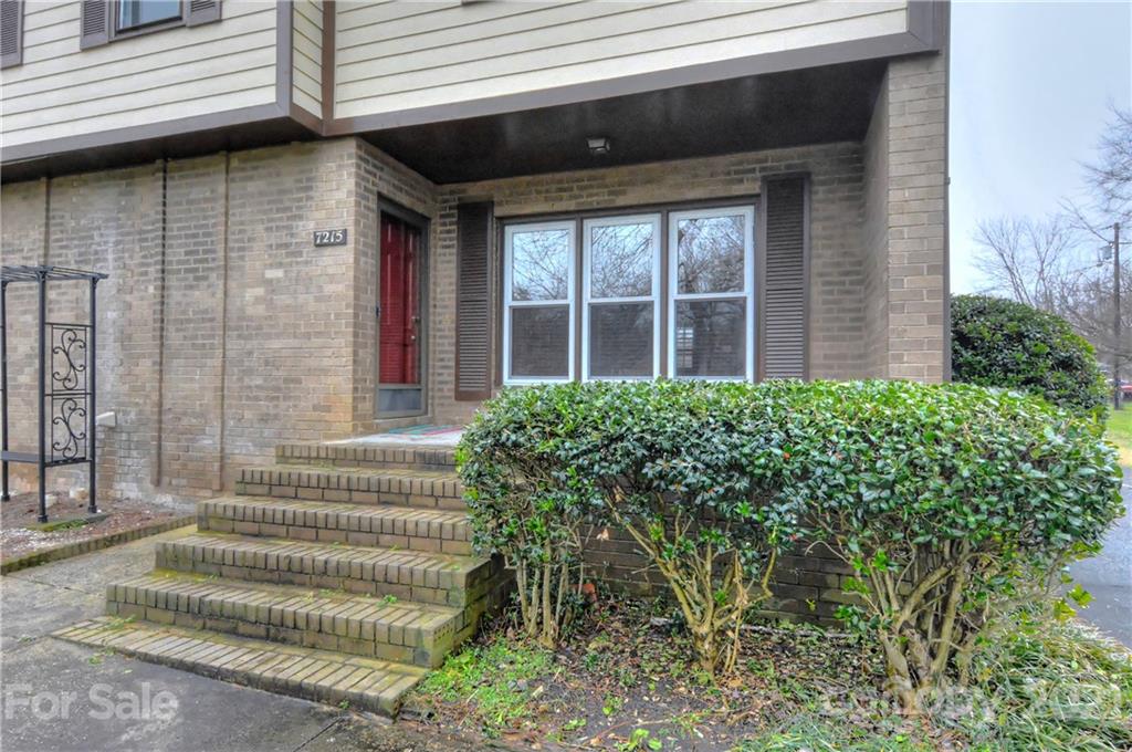 7215 Swans Run Road Charlotte, NC 28226 - Photo 4 of 26 Gallery Image 4
