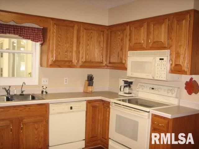 5702 Appomattox Road Davenport, IA 52806 - Photo 5 of 9 Gallery Image 5