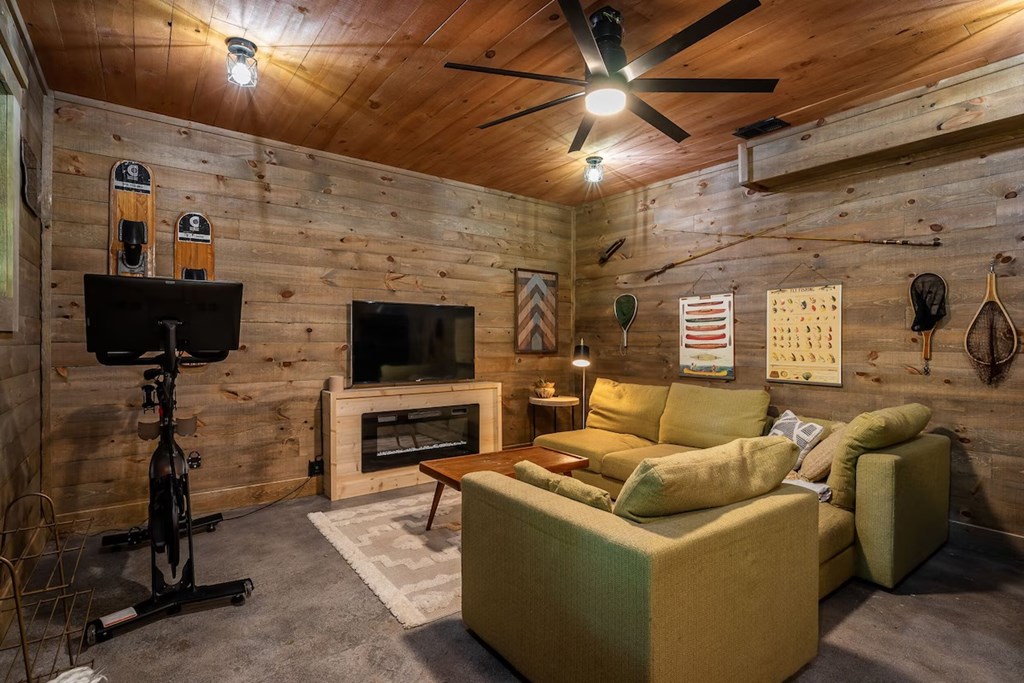 18 Pine Ridge Road Ellijay, GA 30536 - Photo 14 of 23 Lower level family room