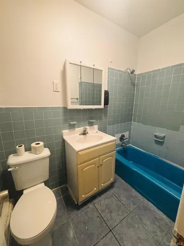 $3,811 | 88-15 Jamaica Avenue | Woodhaven