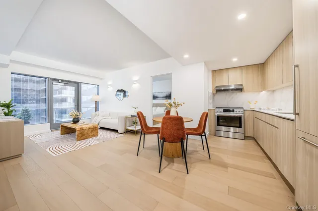 $988,000 | 33-71 Prince Street, Unit 14E | Flushing